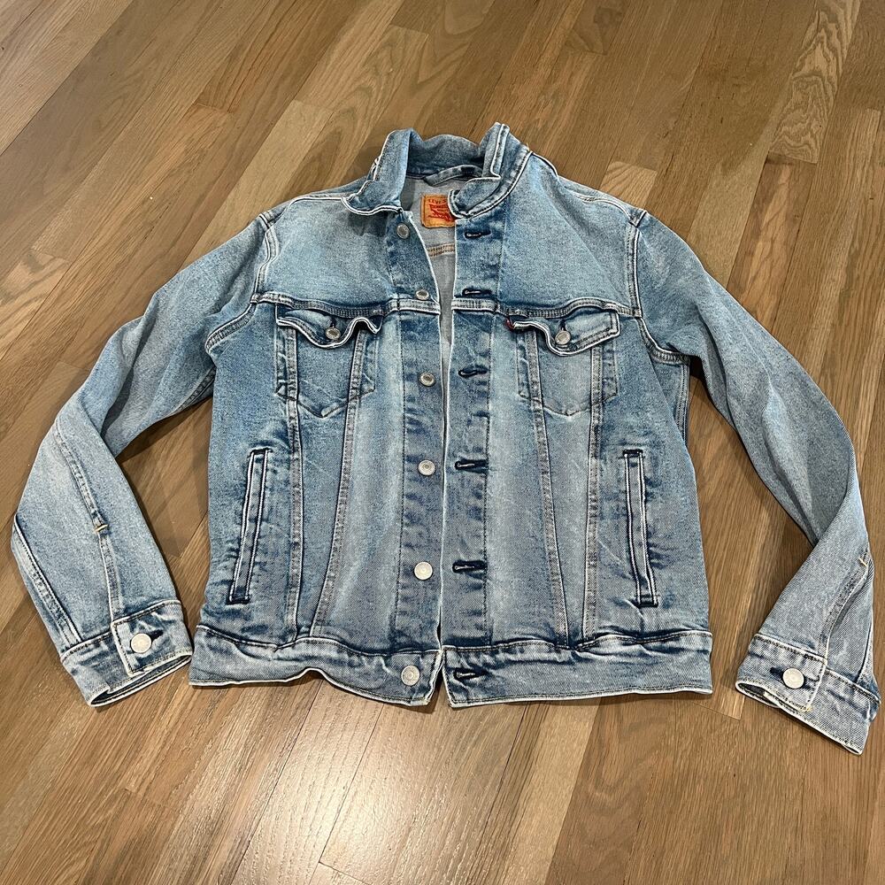 Vintage Levi's Jean Jacket. Size Small